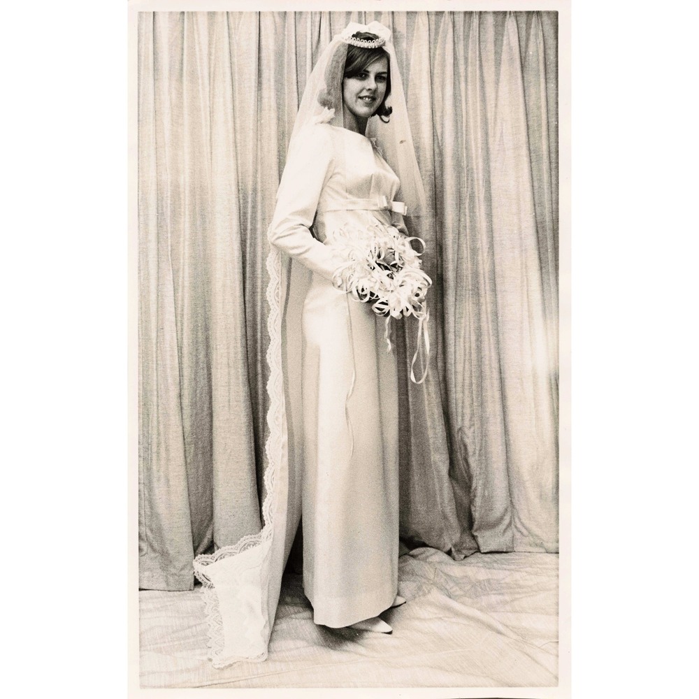 Vintage Photograph - 1940's Eufaula, Alabama Wedding Dress Lace Trim Veil Long - Picture 1 of 1